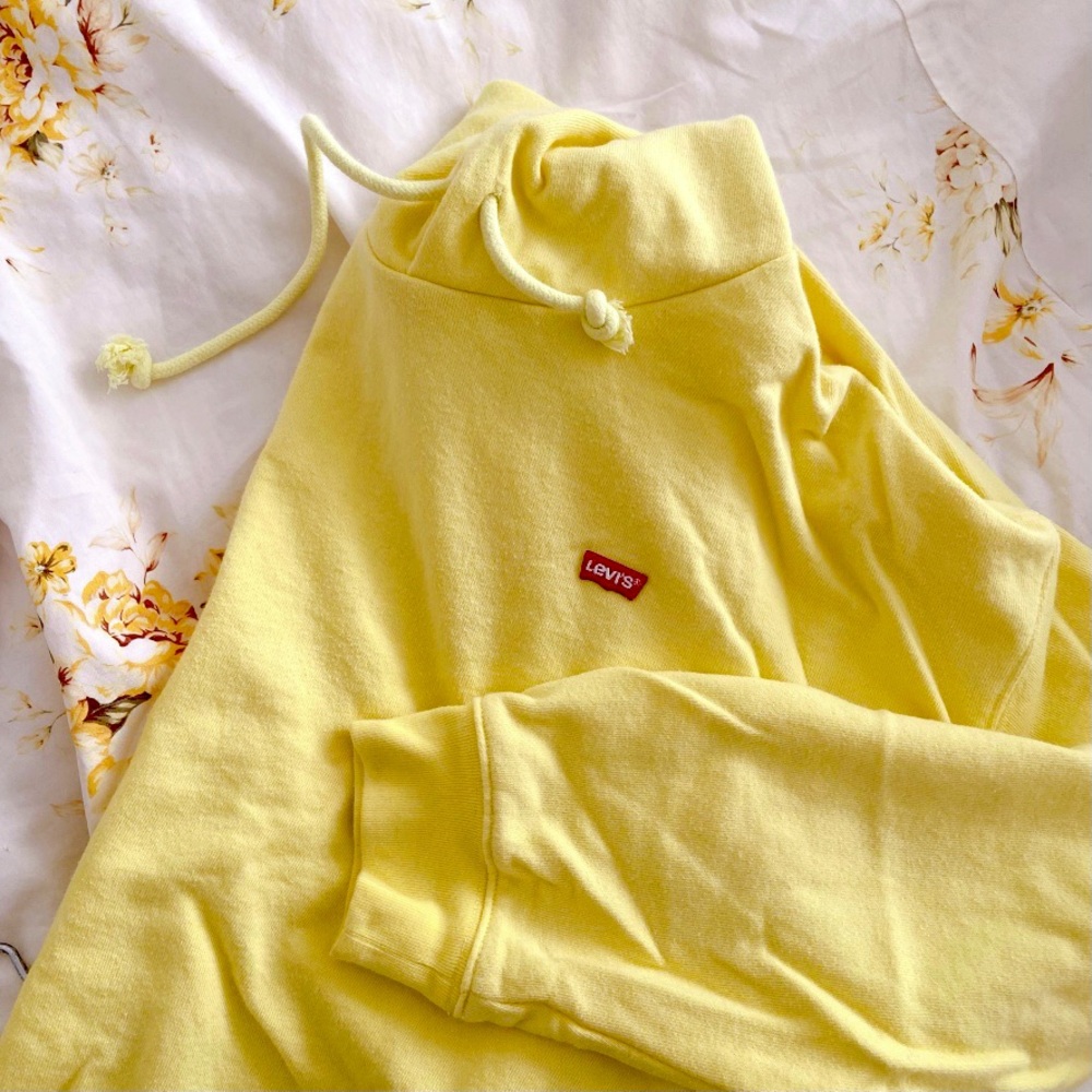 Levi’s Cropped Hoodie - Size S